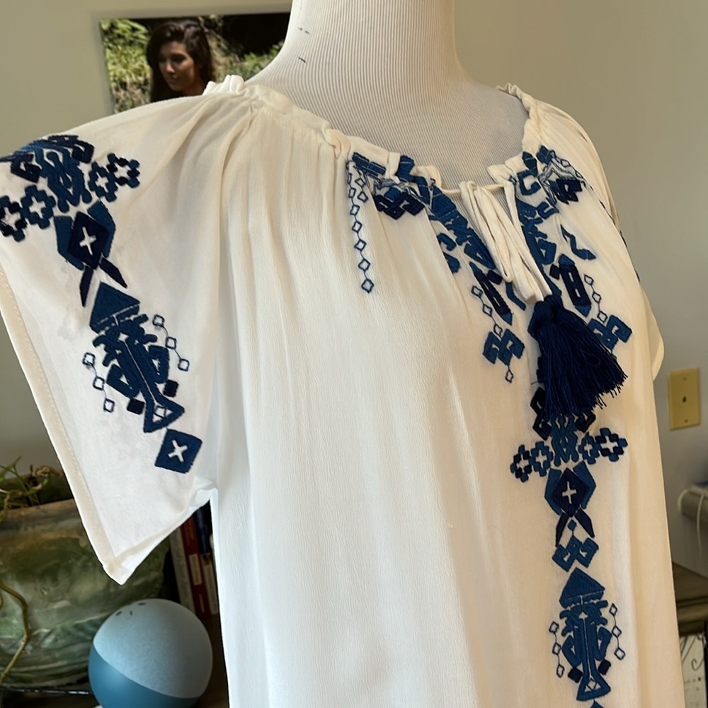 CHICO’S SUMMER EMBROIDERY TUNIC TOP WHITE BLUE CHICOS SIZE 1 SMALL - Picture 3 of 13